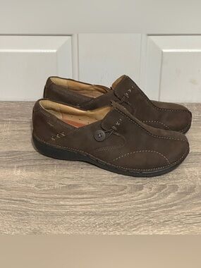Clarks Unstructured Brown Leather Slip-On Comfort Shoes Women's Size 8.5 M